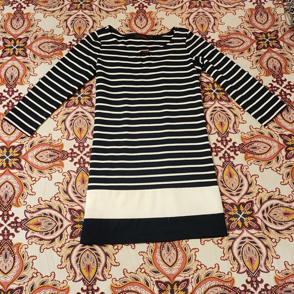 Like new, THE LIMITED XS, navy and off white stripe dress